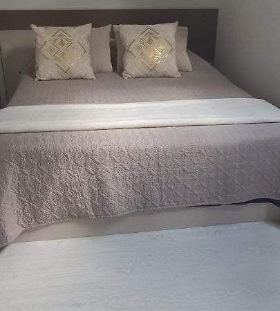 Agreable Chambre Double Avec Salle D'Eau Privative Le Mesnil-Theribus Eksteriør bilde